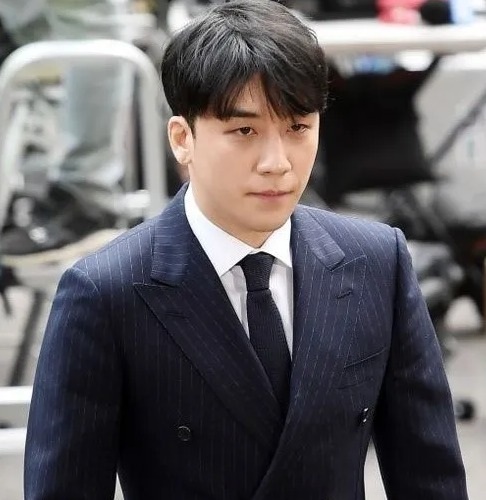 Seungri thừa nhận hoạt động kinh doanh trái phép của câu lạc bộ Monkey Museum
