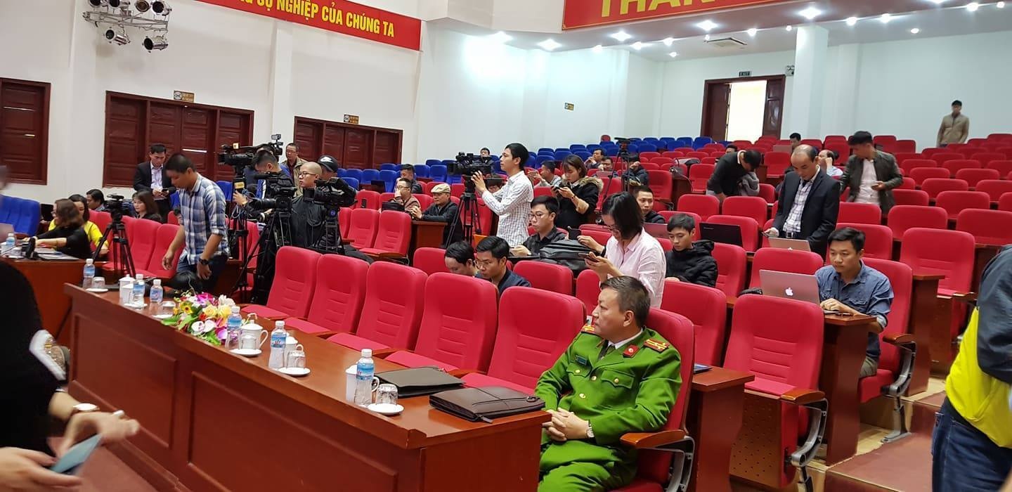 Chủ tịch Uông Bí phủ nhận thông tin nhiều quan chức đầu tư chùa Ba Vàng - 4 Chủ tịch Uông Bí phủ nhận thông tin nhiều quan chức đầu tư chùa Ba Vàng - 4