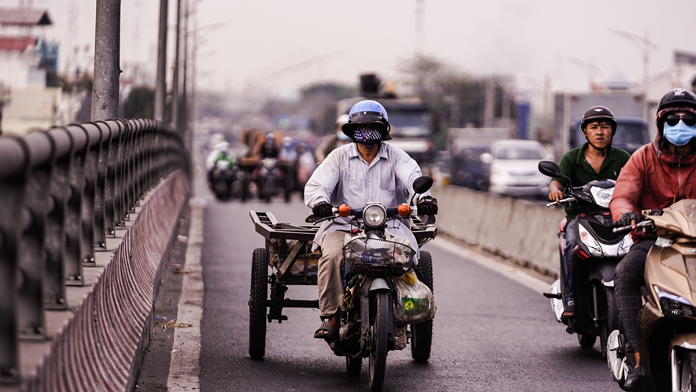 Người Sài Gòn hóa Ninja trong những ngày nắng nóng kinh hoàng - 3 Người Sài Gòn hóa Ninja trong những ngày nắng nóng kinh hoàng - 3
