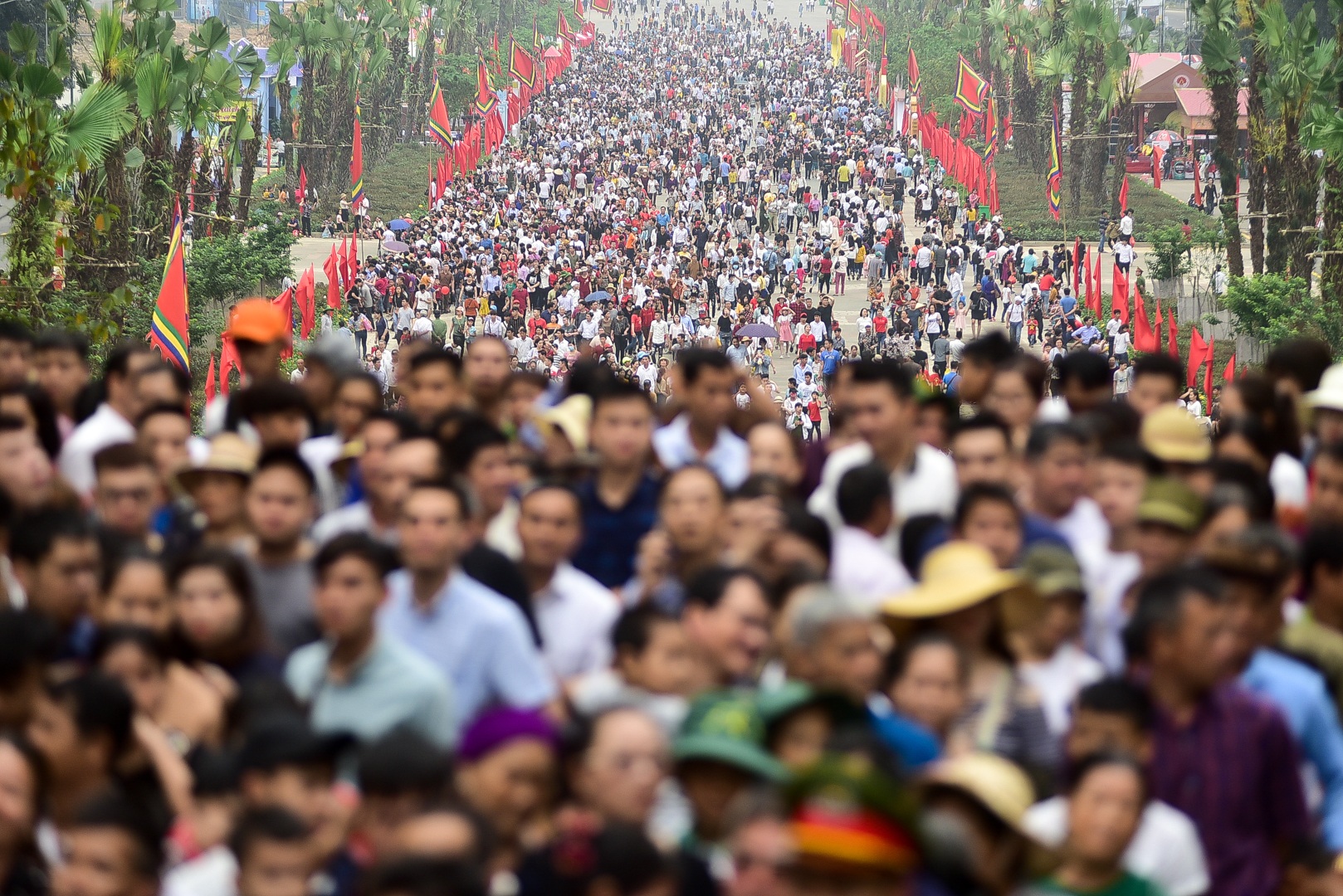 Biển người hành hương về Đền Hùng trước ngày Giỗ Tổ - 4 Biển người hành hương về Đền Hùng trước ngày Giỗ Tổ - 4