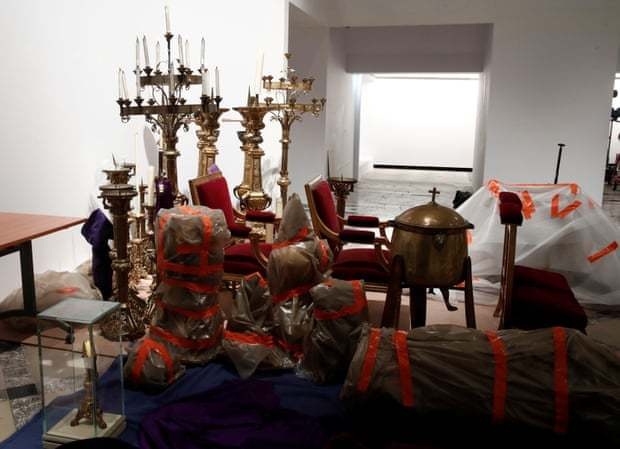 Nhà thờ Đức Bà Paris ngổn ngang, hư hại sau vụ hỏa hoạn kinh hoàng