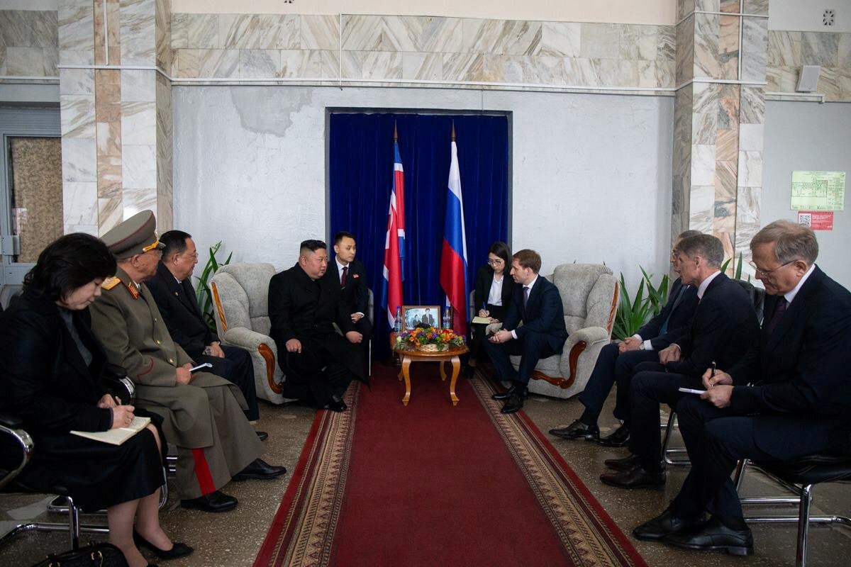 Những hình ảnh đầu tiên của ông Kim Jong-un trong chuyến thăm Nga