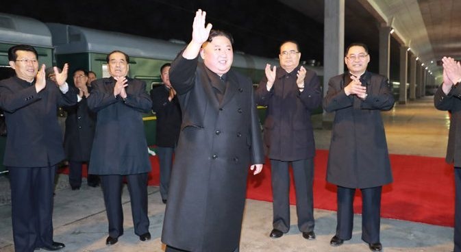 Ông Kim Jong-un lên tàu bọc thép tới Nga họp thượng đỉnh với ông Putin