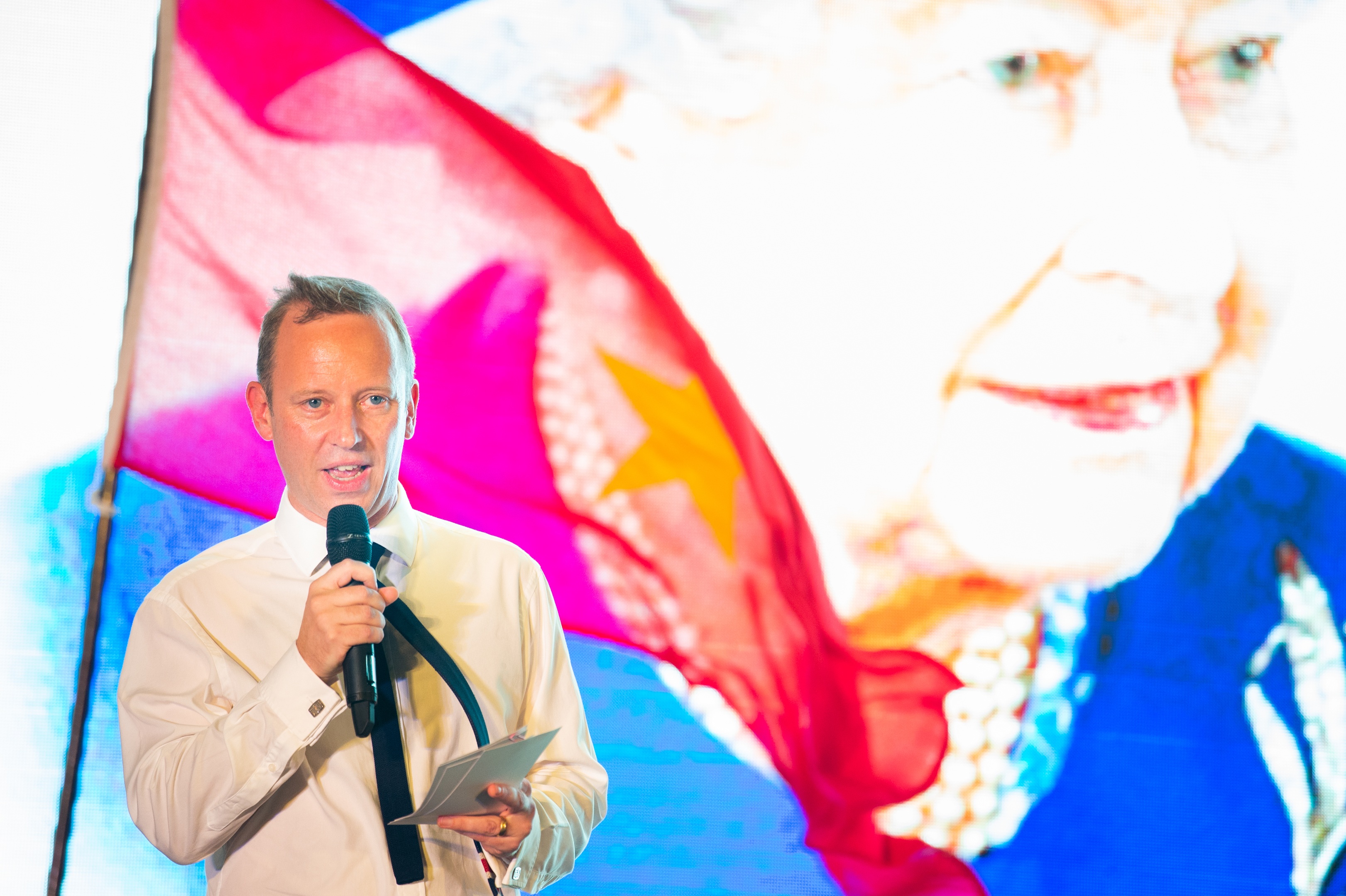 Đại sứ quán Anh tổ chức tiệc sinh nhật thứ 93 của Nữ Hoàng