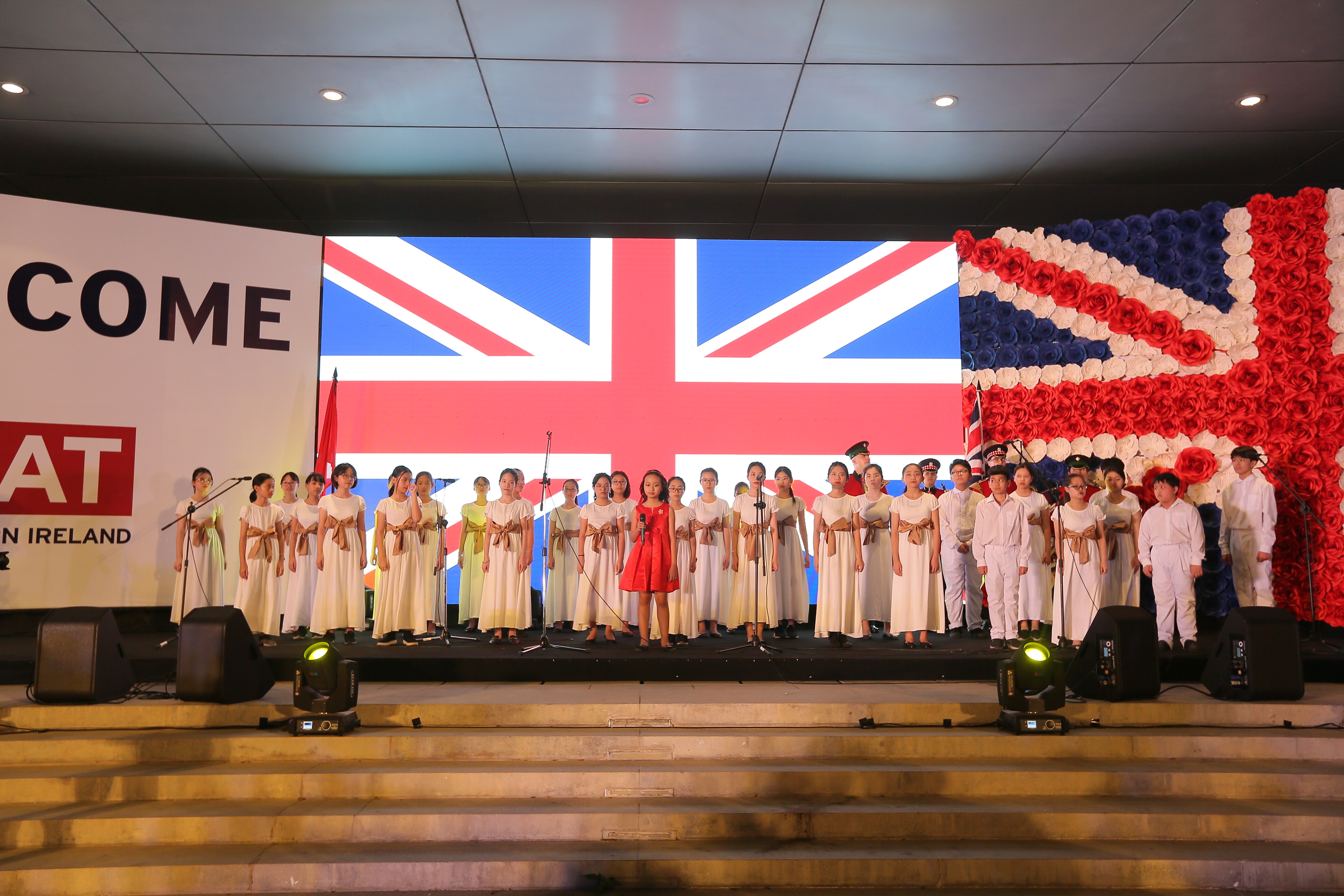 Đại sứ quán Anh tổ chức tiệc sinh nhật thứ 93 của Nữ Hoàng