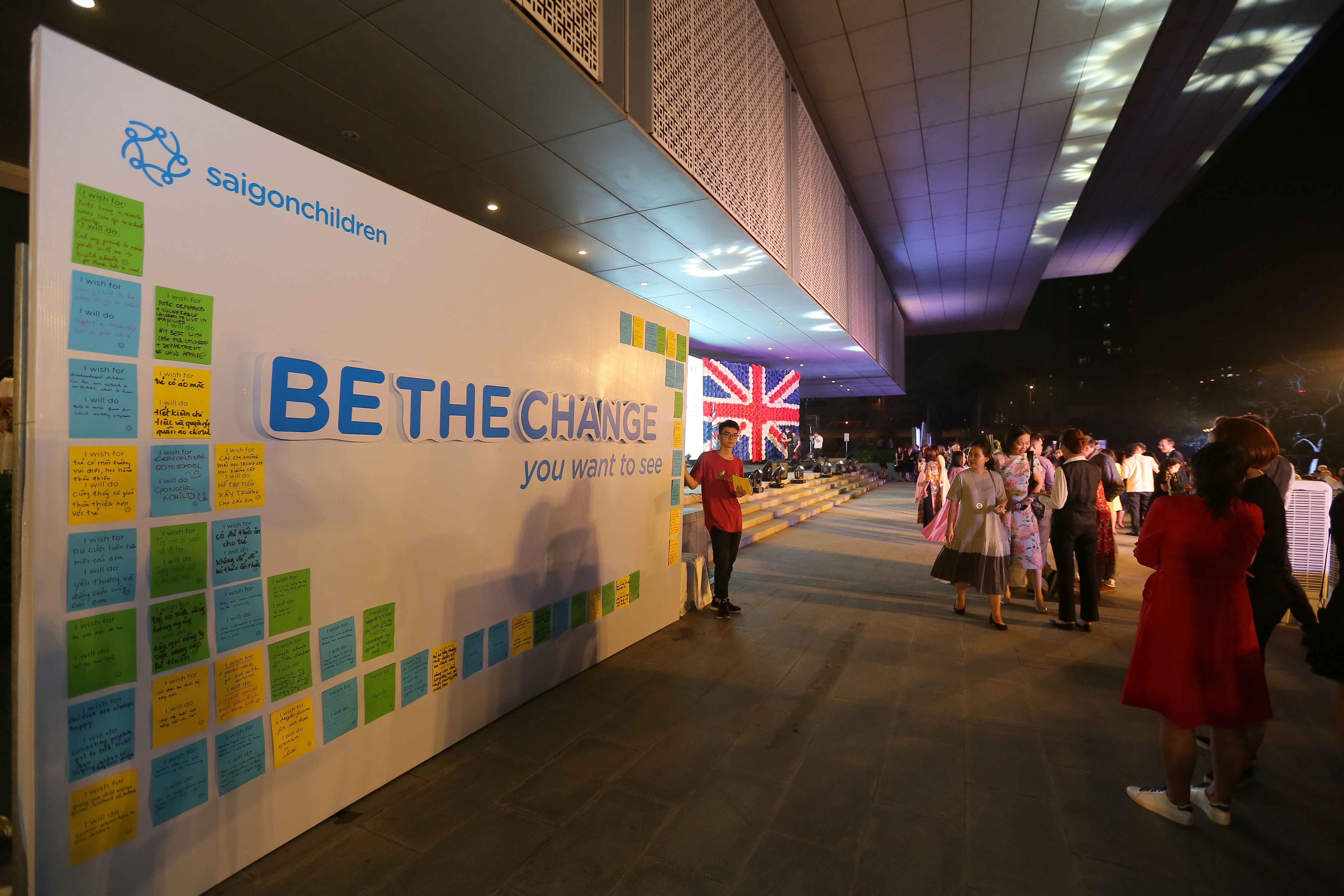 Đại sứ quán Anh tổ chức tiệc sinh nhật thứ 93 của Nữ Hoàng