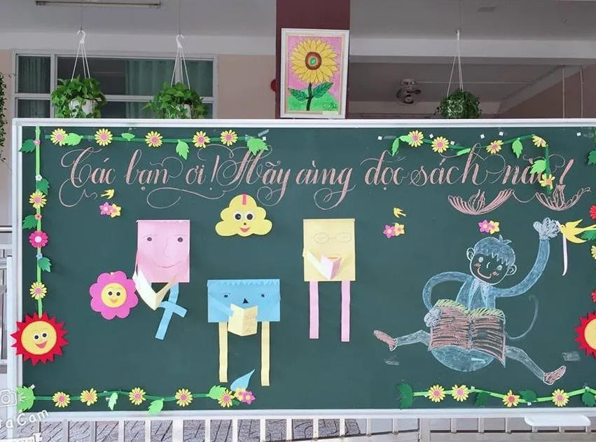 Cô hiệu trưởng làm mọi cách ép học trò đọc sách - 2 Cô hiệu trưởng làm mọi cách ép học trò đọc sách - 2