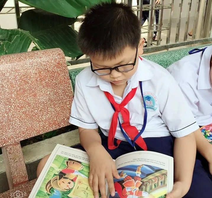 Cô hiệu trưởng làm mọi cách ép học trò đọc sách - 7 Cô hiệu trưởng làm mọi cách ép học trò đọc sách - 7