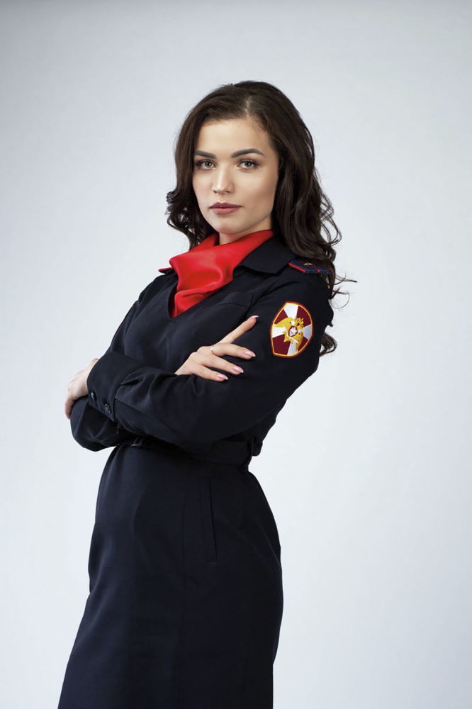 Vẻ đẹp hút hồn của những “bông hồng thép” cảnh sát Nga