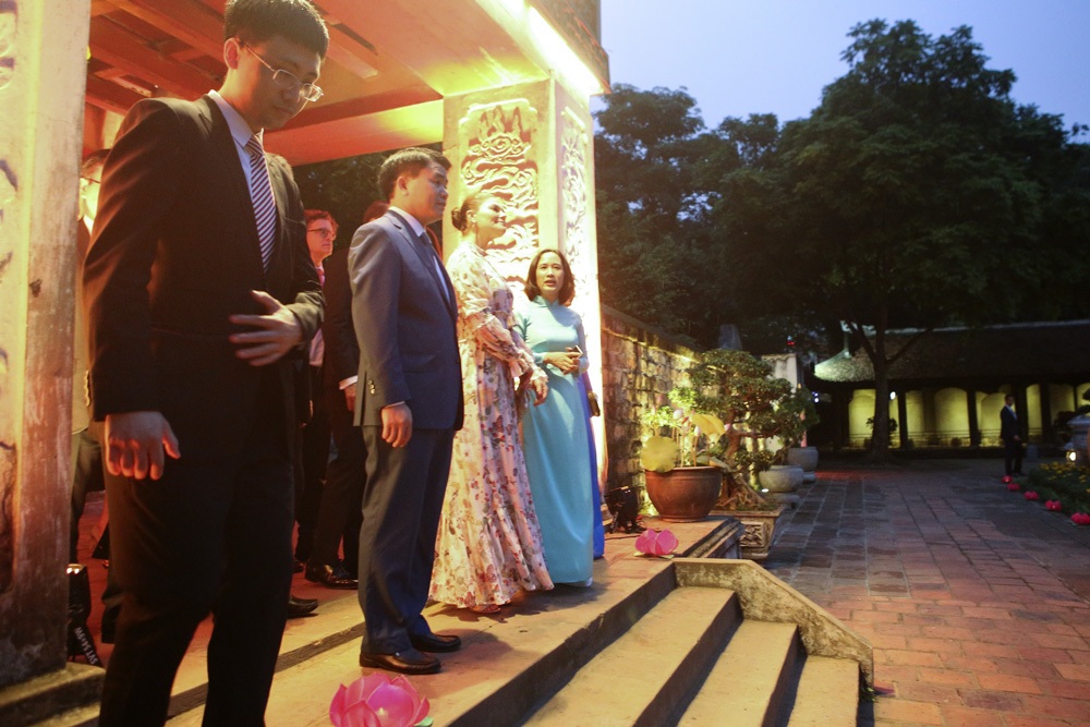 Công chúa Thụy Điển thăm Văn Miếu, ca ngợi tình hữu nghị lâu bền với Việt Nam