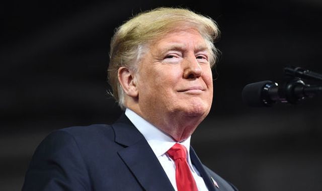 Chứng khoán toàn cầu "bốc hơi" 2.000 tỷ USD sau khi ông Trump áp thuế Trung Quốc