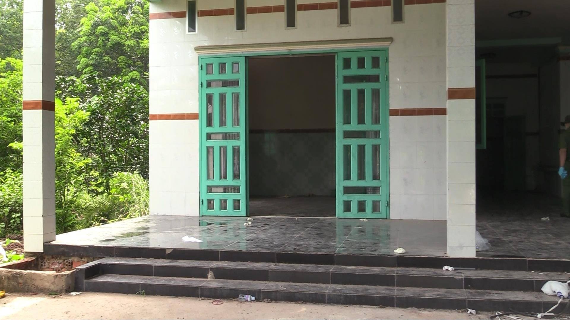 Khởi tố vụ 2 người bị sát hại, đổ bê tông phi tang - 5 Khởi tố vụ 2 người bị sát hại, đổ bê tông phi tang - 5