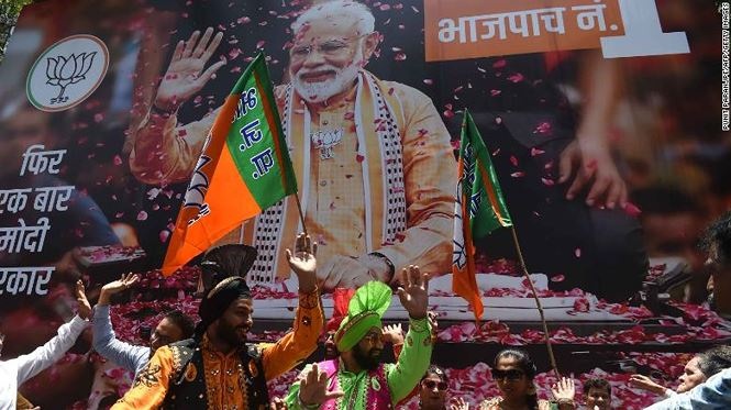 "Người bán trà hèn mọn" giành chiến thắng lịch sử