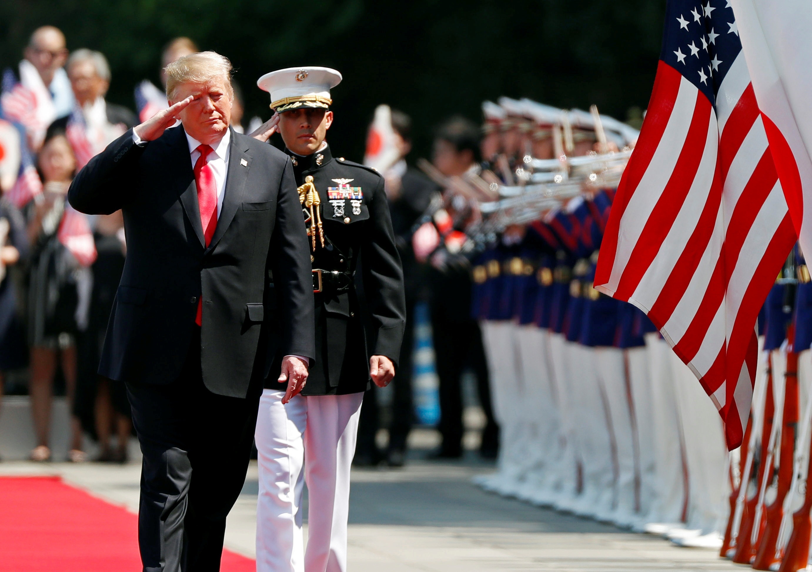 Tân Nhật hoàng đón tiếp Tổng thống Trump trong cuộc gặp lịch sử