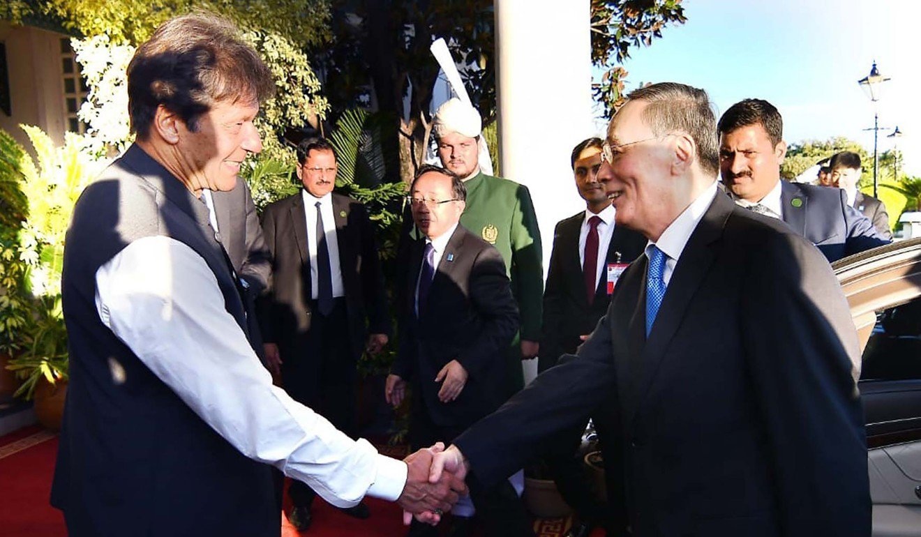 Hứng đòn giáng cứng rắn của Mỹ, Trung Quốc xoay trục sang Nga