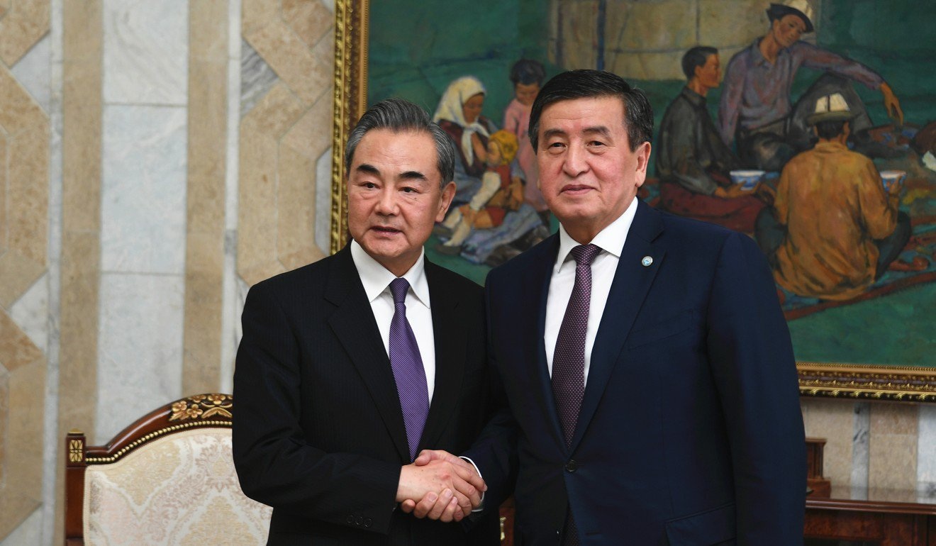 Hứng đòn giáng cứng rắn của Mỹ, Trung Quốc xoay trục sang Nga