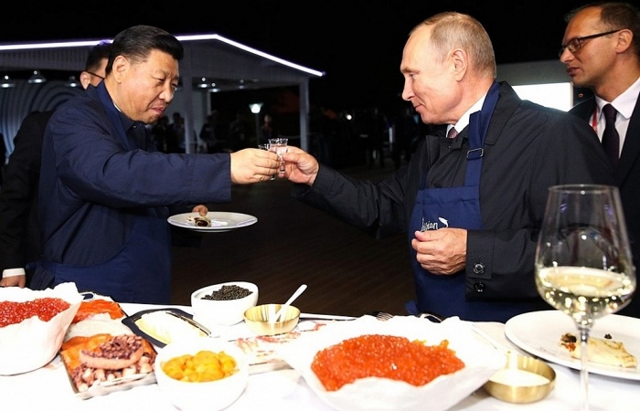 Chủ tịch Trung Quốc Tập Cận Bình thăm Nga: Đối thủ của đối thủ có là bạn ?