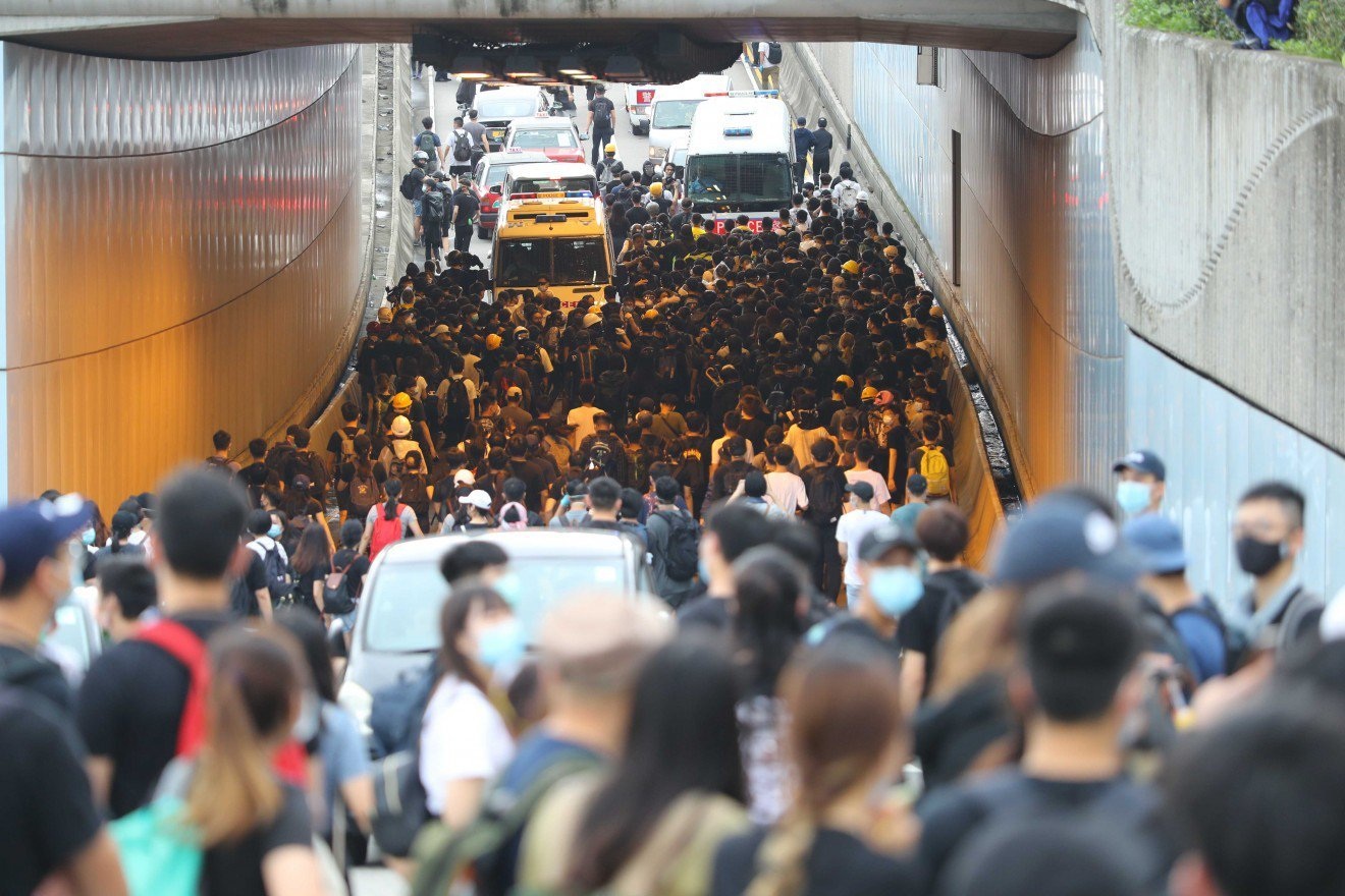 Làn sóng biểu tình “càn quét” Hong Kong giữa tranh cãi về dự luật dẫn độ
