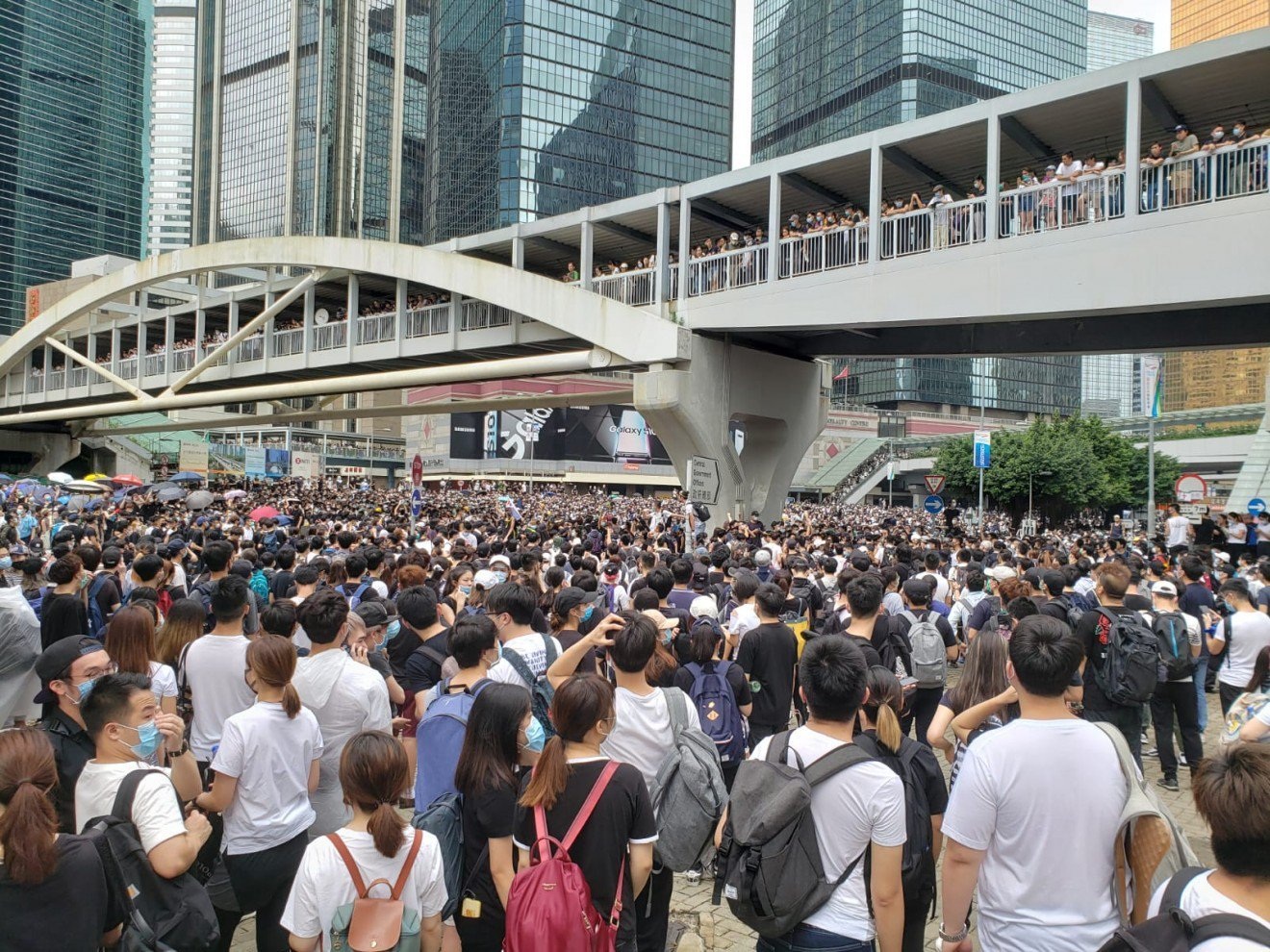 Làn sóng biểu tình “càn quét” Hong Kong giữa tranh cãi về dự luật dẫn độ