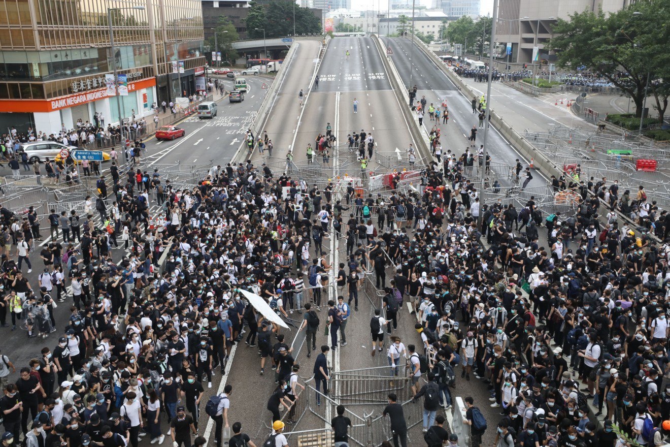 Làn sóng biểu tình “càn quét” Hong Kong giữa tranh cãi về dự luật dẫn độ