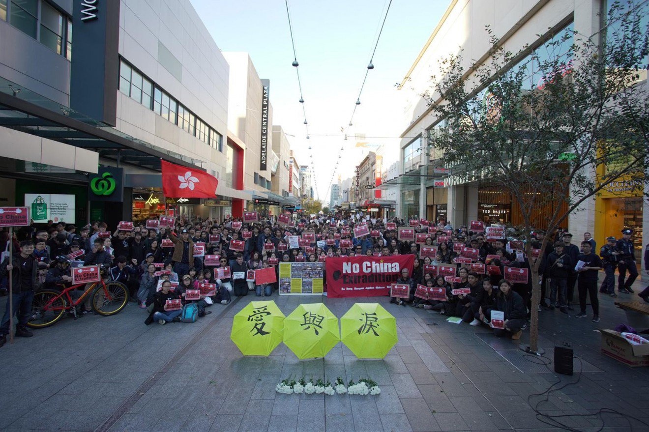 “Biển người” áo đen Hong Kong biểu tình dù dự luật dẫn độ đã bị hoãn