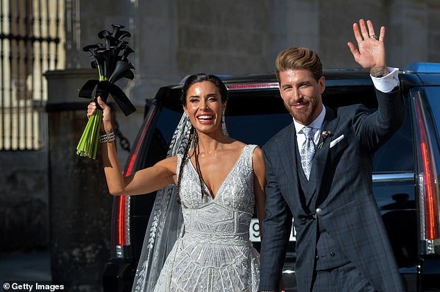 La presentadora de televisión de 41 años se casó con el famoso jugador Sergio Ramos - 11