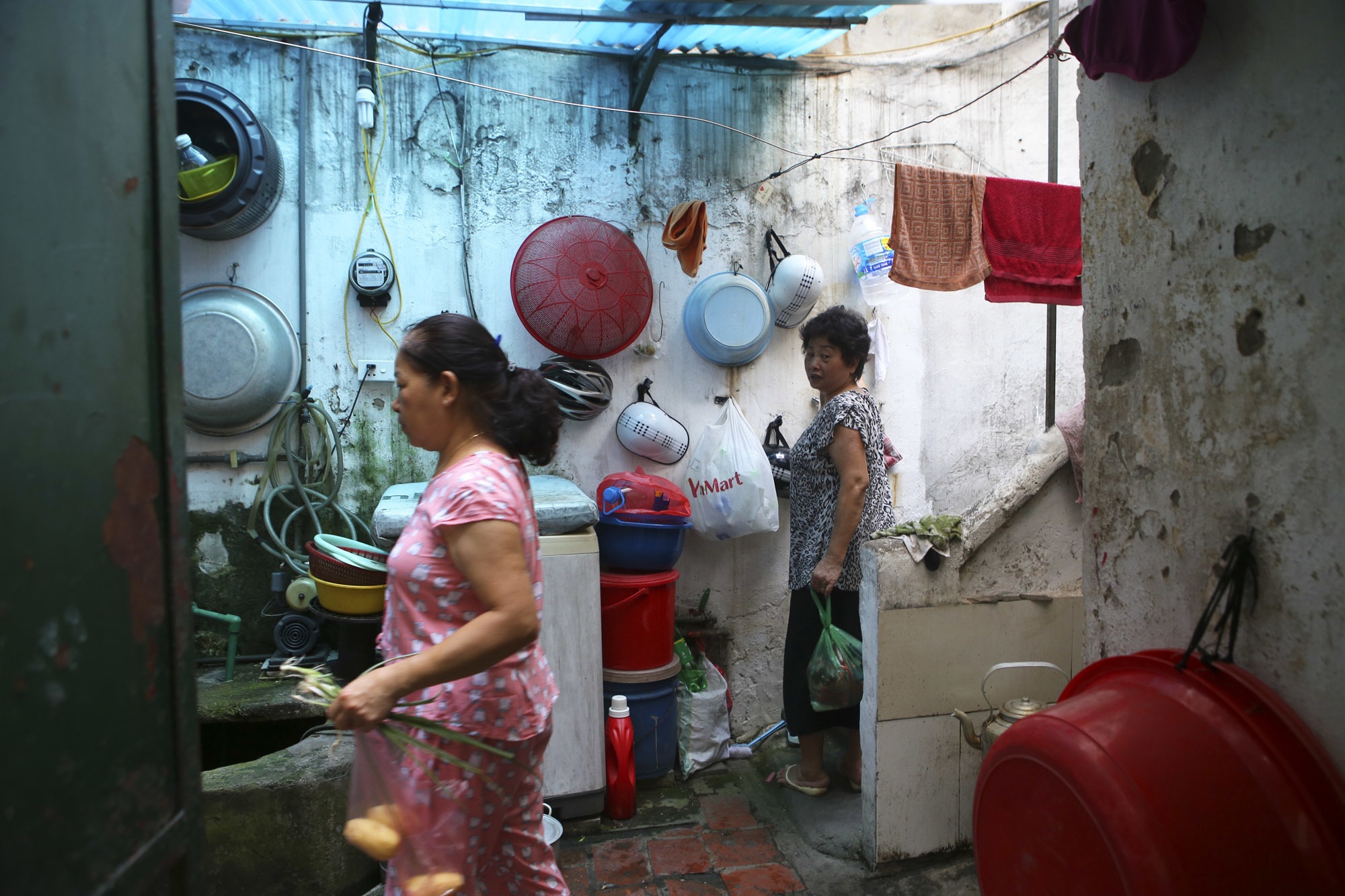 Nhịp sống sôi động trong ngõ siêu nhỏ ở phố cổ Hà Nội - 7 Nhịp sống sôi động trong ngõ siêu nhỏ ở phố cổ Hà Nội - 7