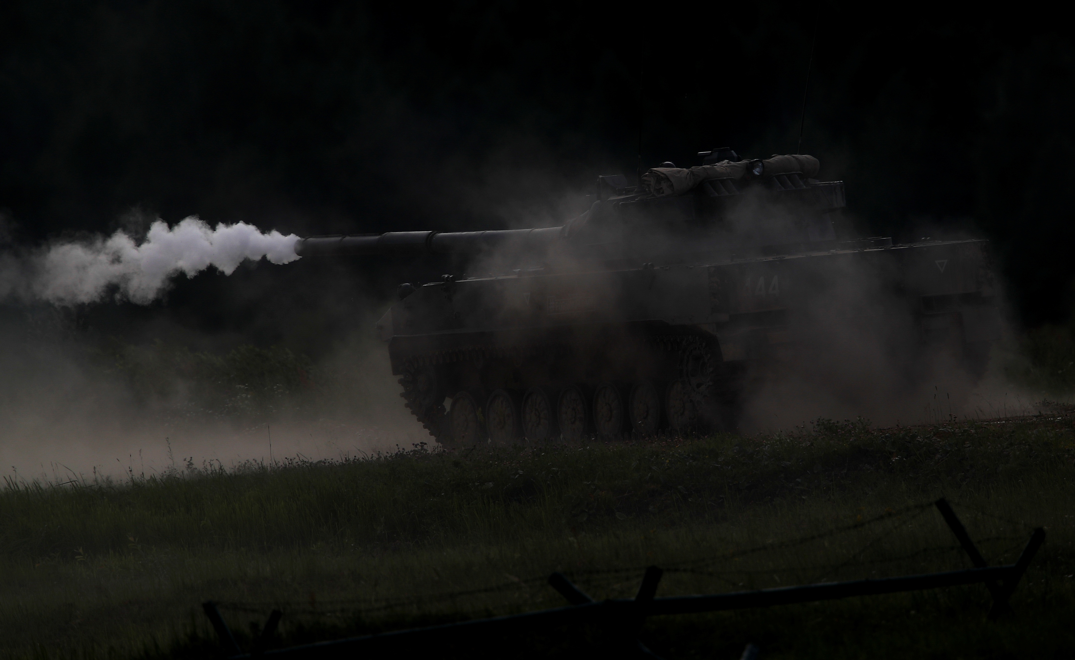 Ấn tượng dàn vũ khí Nga khai hỏa tại triển lãm quân sự