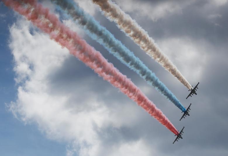 Ấn tượng dàn vũ khí Nga khai hỏa tại triển lãm quân sự