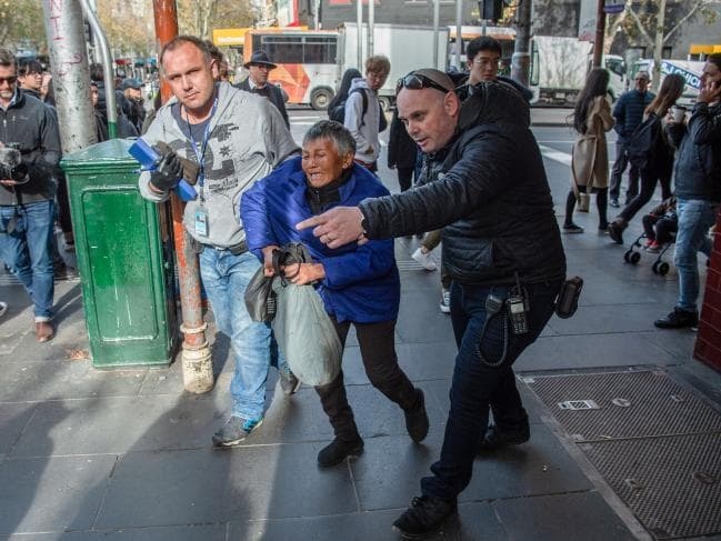 Thành phố Australia “tuyên chiến” với nạn ăn xin giả nghi từ Trung Quốc