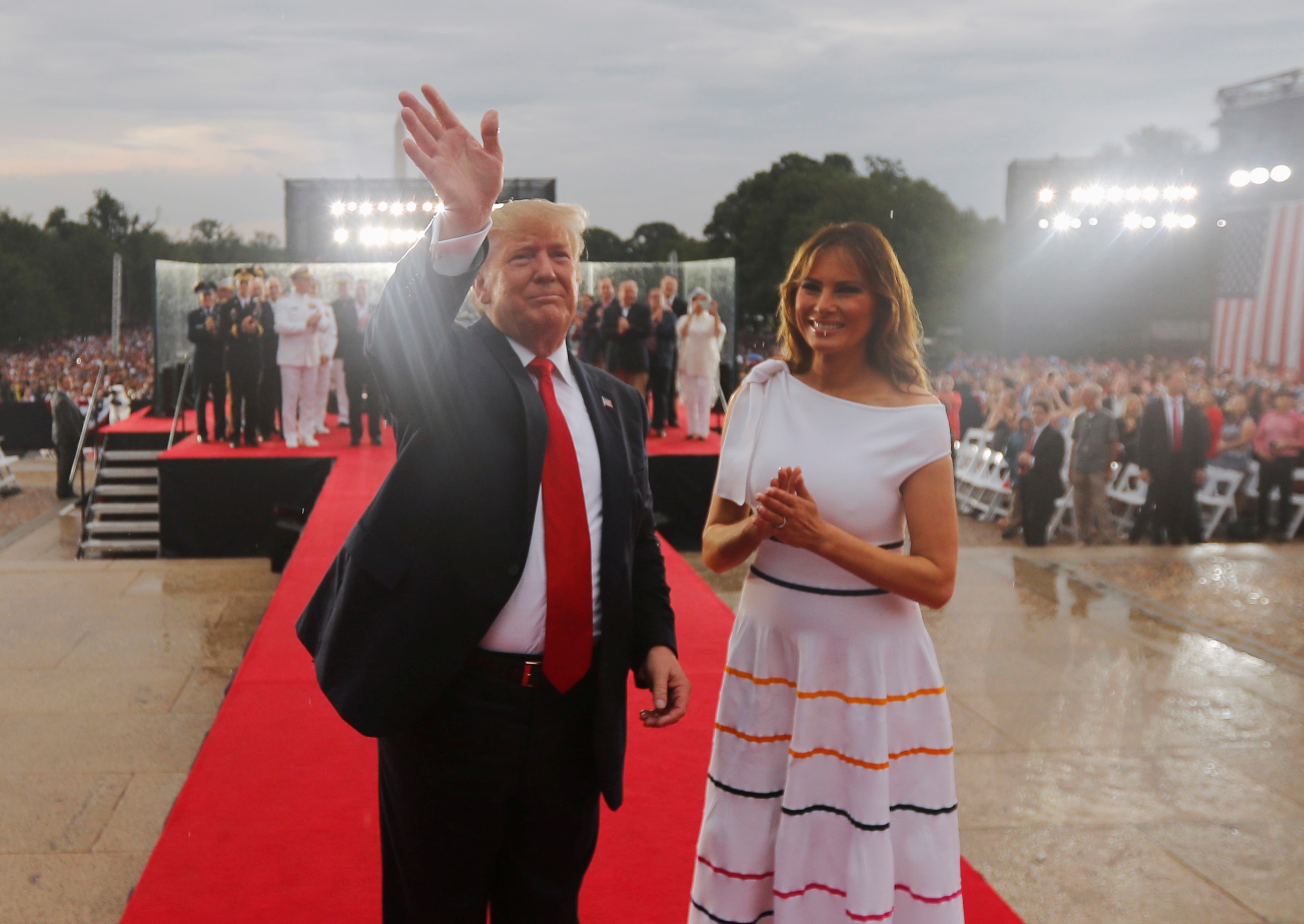 Dàn máy bay quân sự phô diễn sức mạnh kỷ niệm Quốc khánh Mỹ