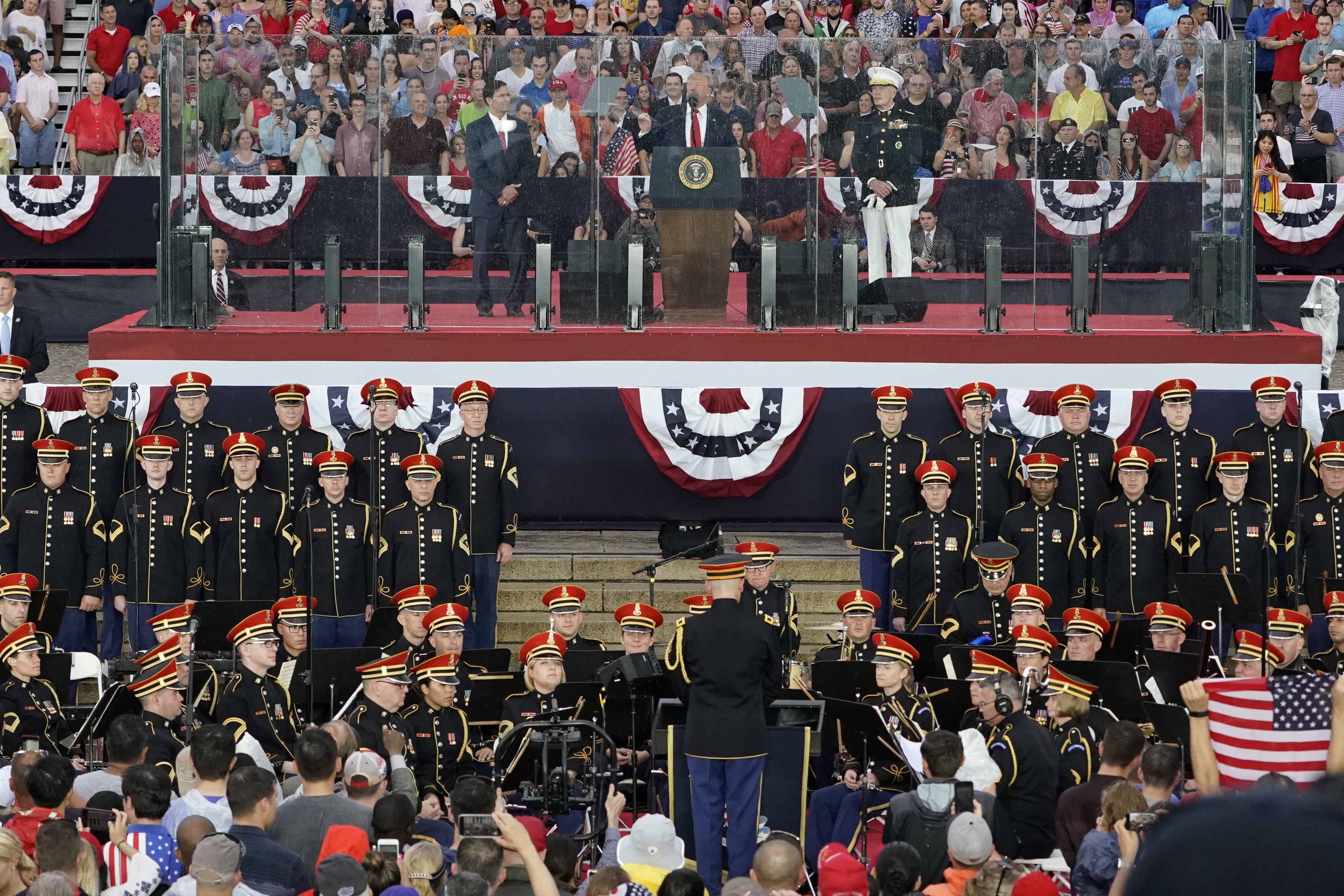 Dàn máy bay quân sự phô diễn sức mạnh kỷ niệm Quốc khánh Mỹ