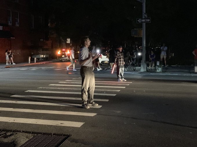 Thành phố New York tê liệt vì mất điện trên diện rộng