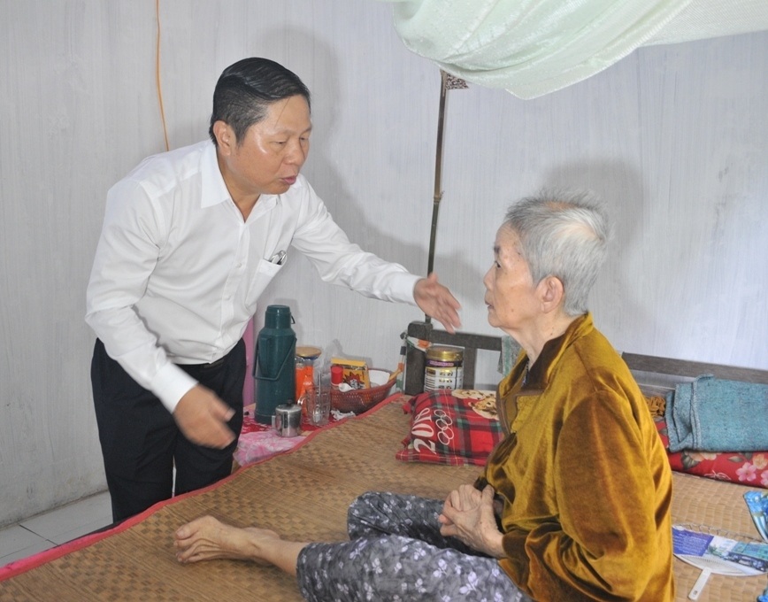Bộ LĐ-TBXH trao nhà tình nghĩa đến gia đình chính sách ở Vĩnh Long - 3 Bộ LĐ-TBXH trao nhà tình nghĩa đến gia đình chính sách ở Vĩnh Long - 3