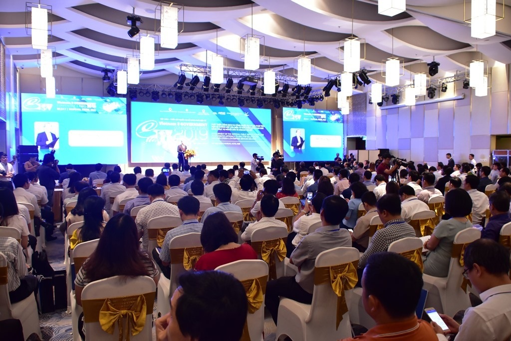 Xây dựng Chính phủ điện tử lấy người dân, doanh nghiệp làm trung tâm - 1 Xây dựng Chính phủ điện tử lấy người dân, doanh nghiệp làm trung tâm - 1
