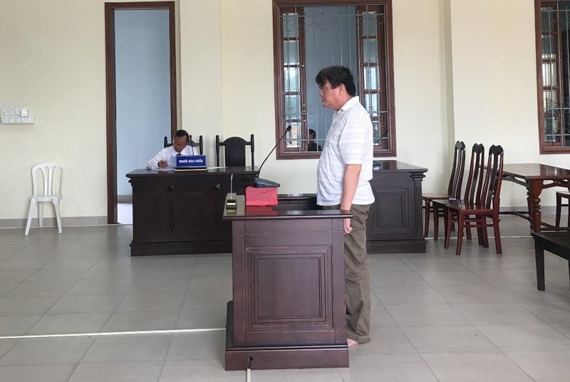 Cựu công an lừa hơn 1,6 tỉ đồng để chạy việc - 1 Cựu công an lừa hơn 1,6 tỉ đồng để chạy việc - 1
