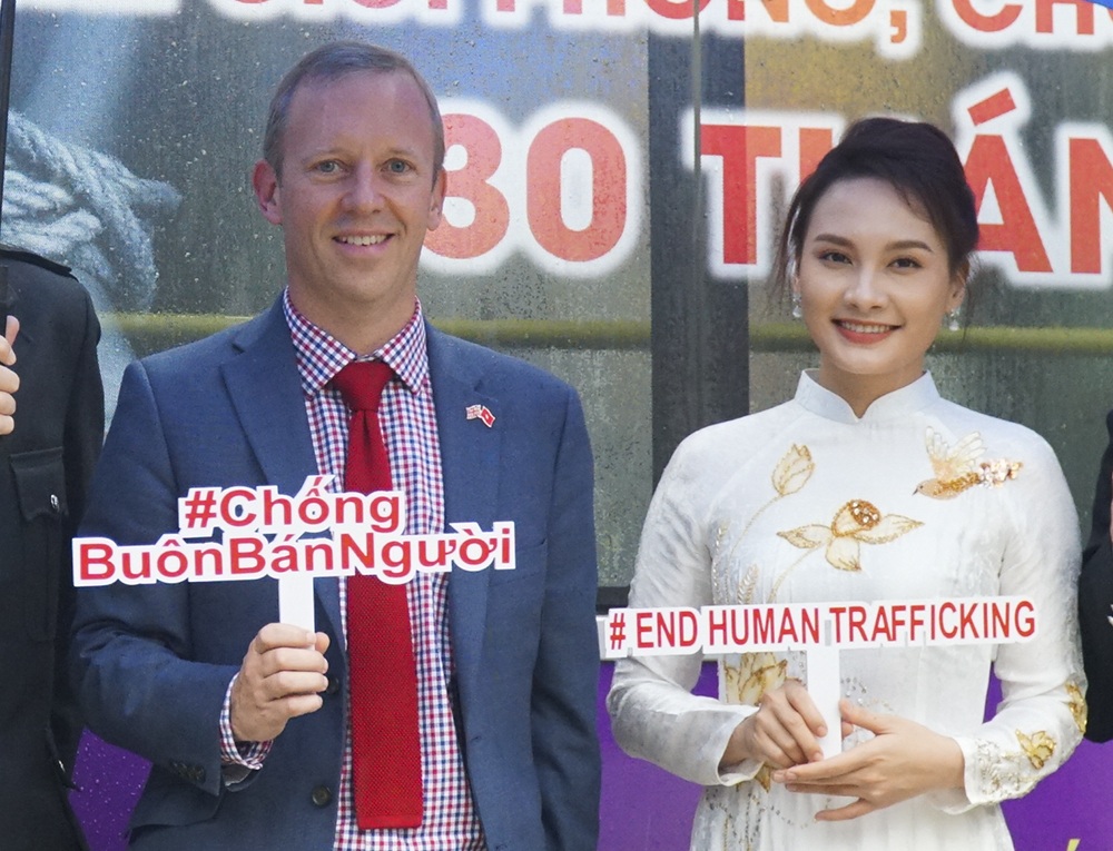 Anh cam kết hợp tác với Việt Nam phòng chống tệ nạn buôn bán người