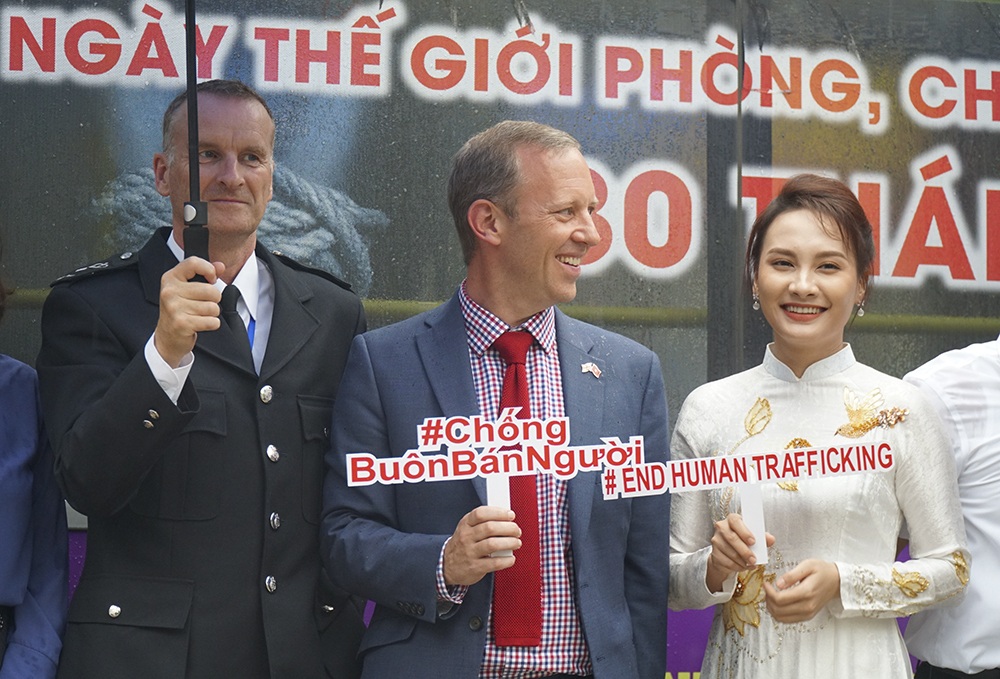 Anh cam kết hợp tác với Việt Nam phòng chống tệ nạn buôn bán người