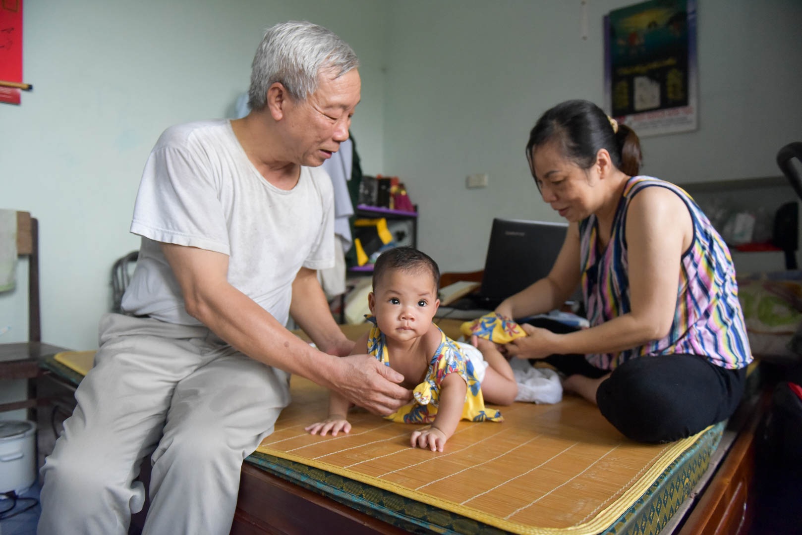 Sinh con ở tuổi 60: Kỳ tích sau 10 năm ròng rã đi tìm con - 16 Sinh con ở tuổi 60: Kỳ tích sau 10 năm ròng rã đi tìm con - 16