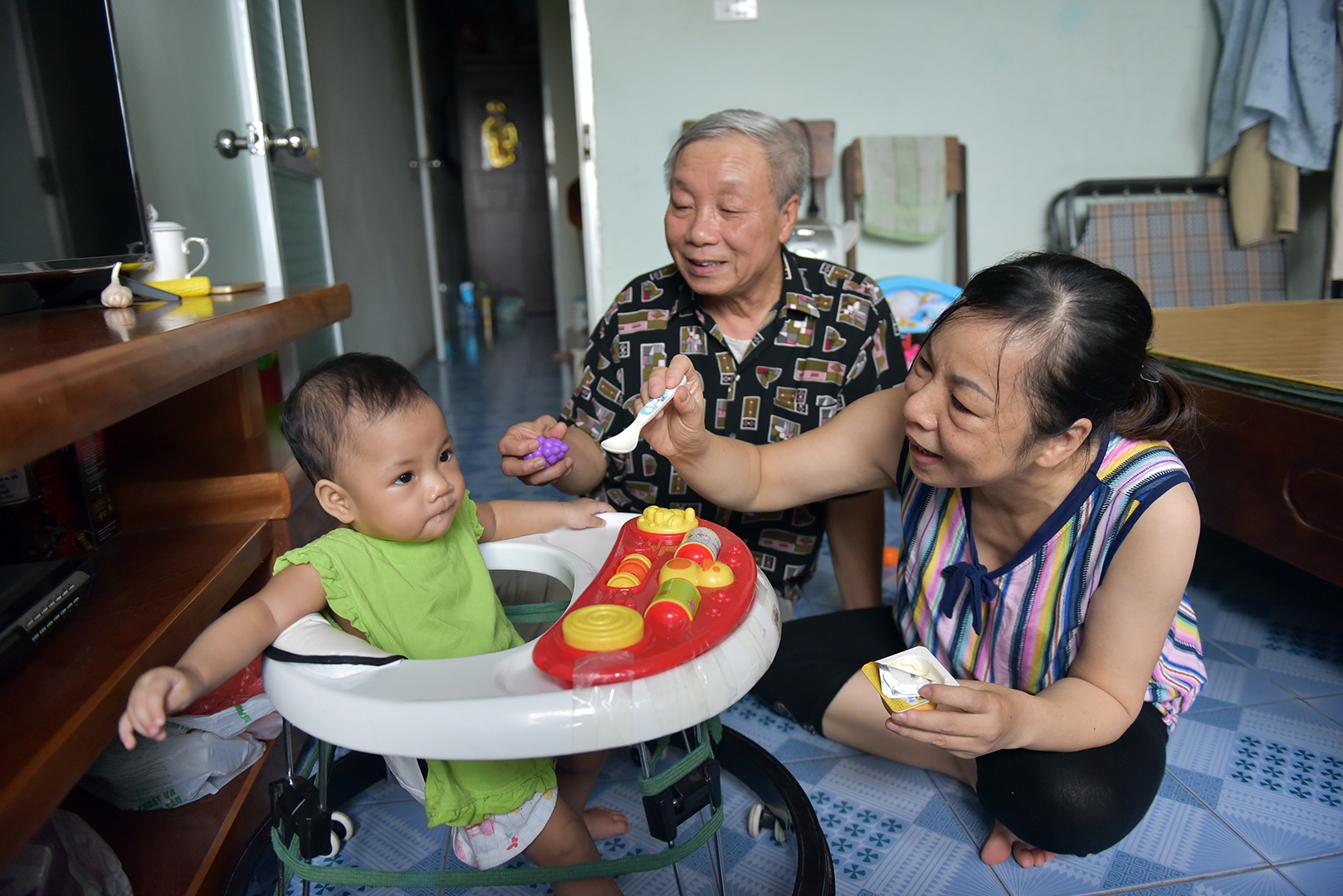 Sinh con ở tuổi 60: Kỳ tích sau 10 năm ròng rã đi tìm con - 14 Sinh con ở tuổi 60: Kỳ tích sau 10 năm ròng rã đi tìm con - 14
