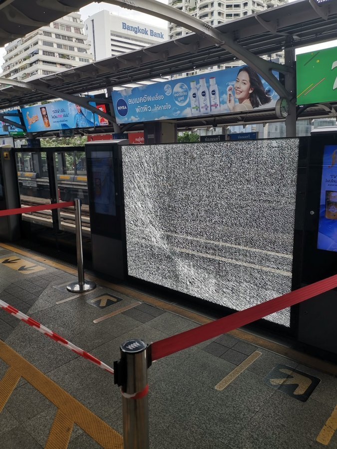 Nổ liên tiếp tại trung tâm thủ đô của Thái Lan