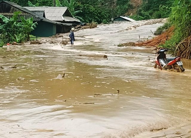 Lũ lịch sử ở Thanh Hóa