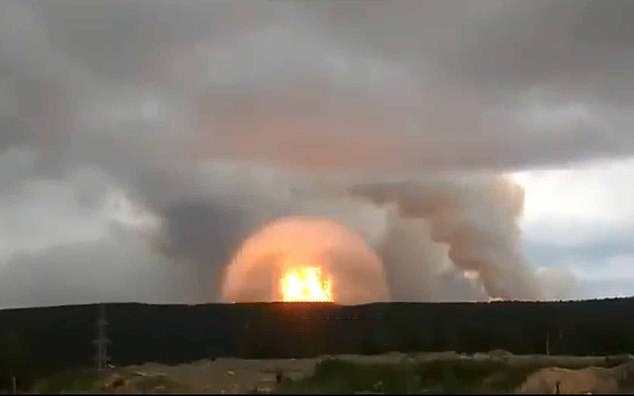 Kho đạn pháo quân sự Nga chứa 40.000 quả phát nổ, 11.000 người di tản gấp