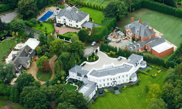 Not only a football legend, John Terry is also a real estate investment tycoon - 2