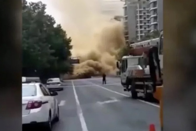 Sụp đường hầm tàu điện ngầm ở Trung Quốc