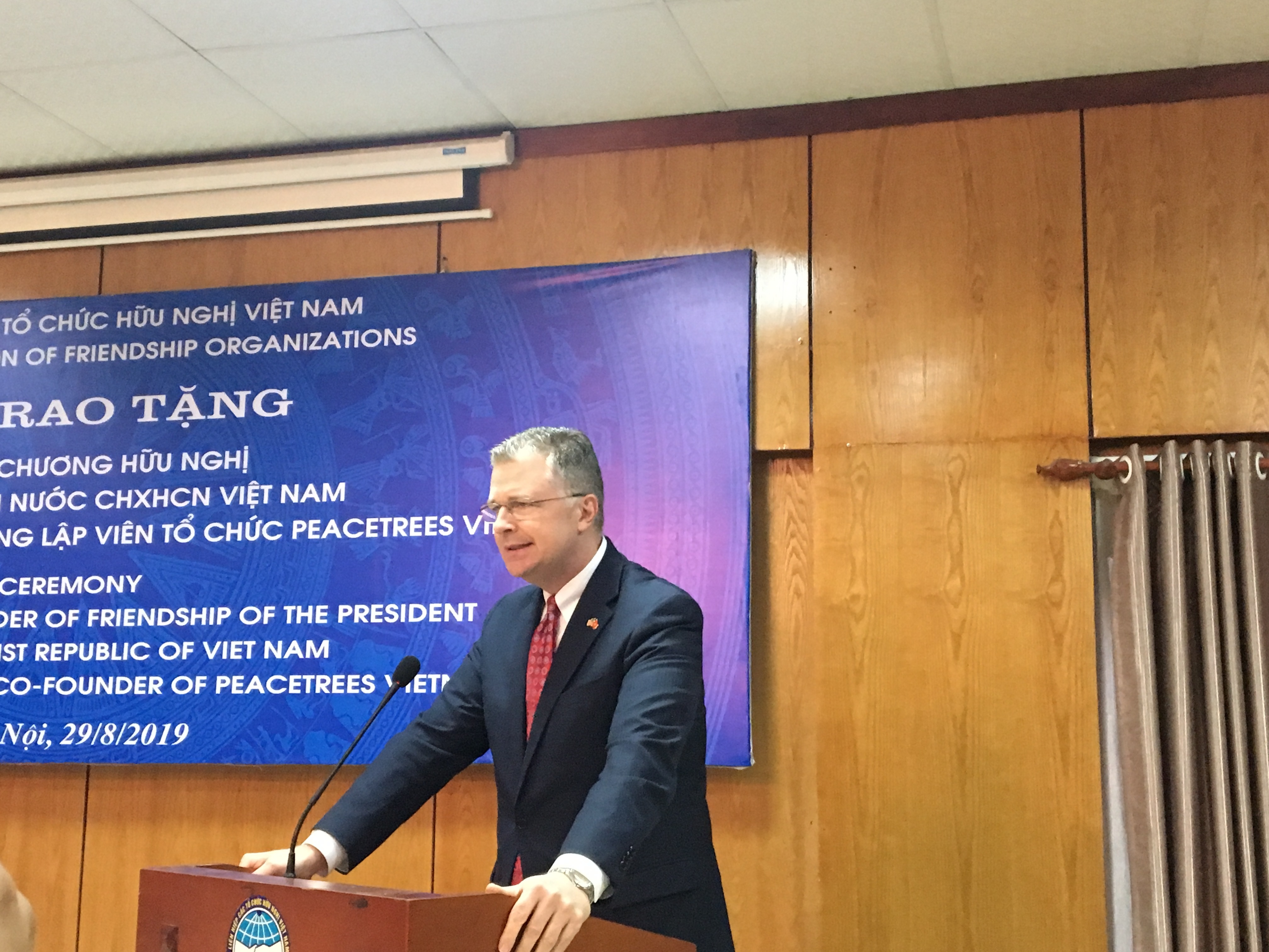 Người phụ nữ Mỹ 20 năm trồng “cây hòa bình” trên vùng đất bom đạn của Việt Nam