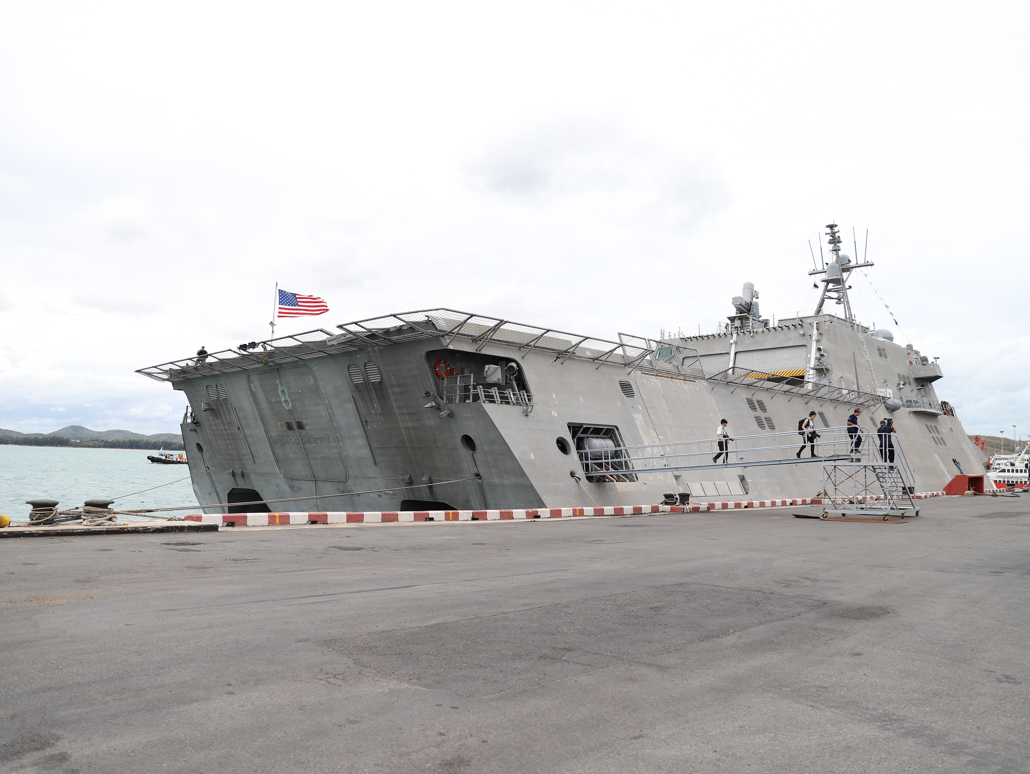 Tàu tuần duyên hiện đại nhất của Hải quân Mỹ diễn tập với ASEAN