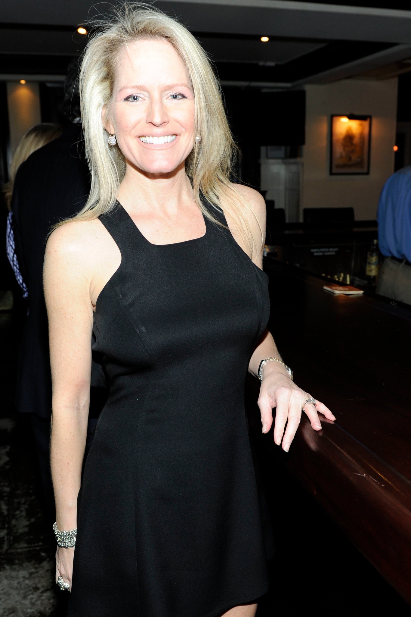 Hé lộ đường dây tuyển mộ thiếu nữ vị thành niên của tỷ phú ấu dâm Mỹ