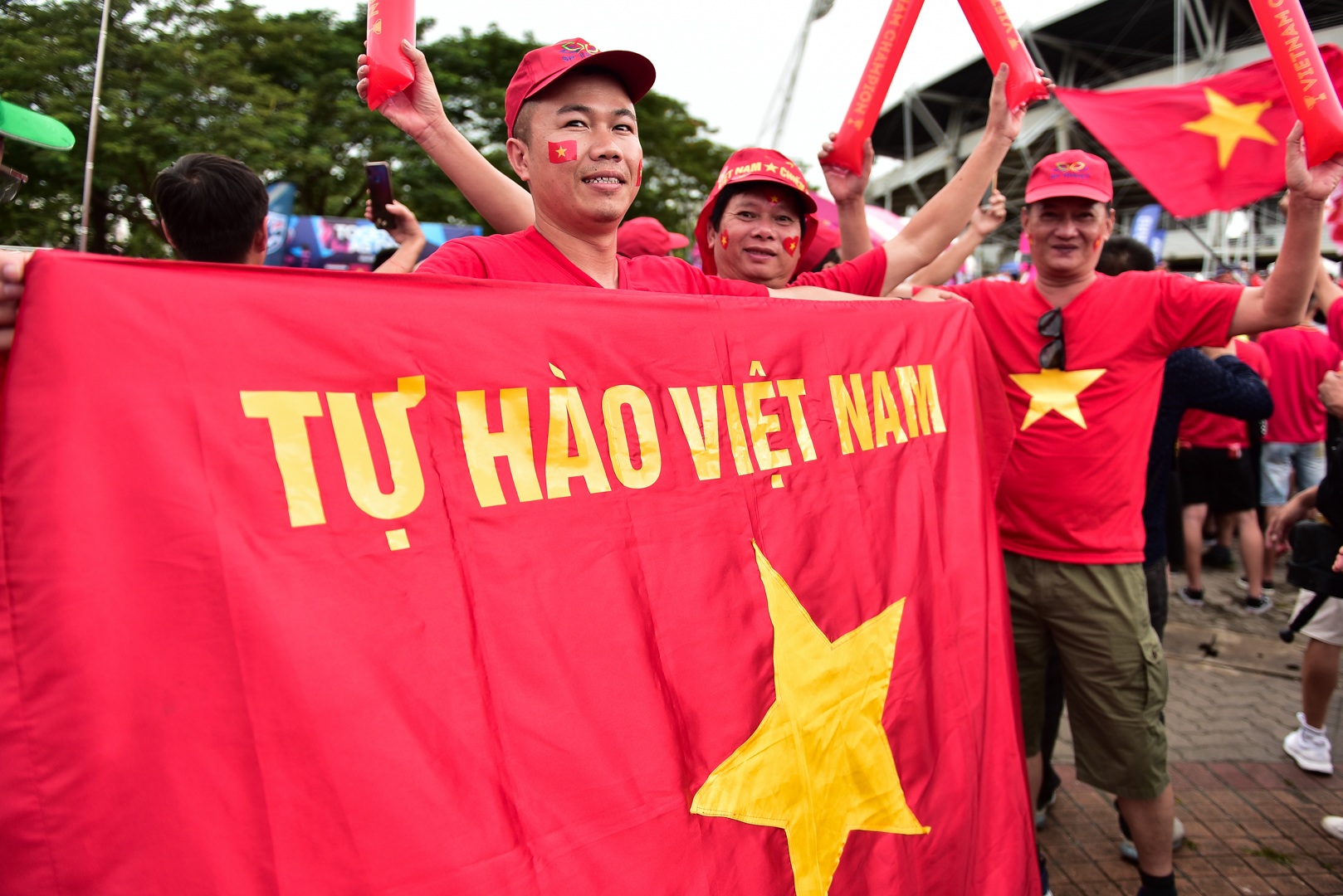 CĐV Việt Nam mang “chảo lửa Mỹ Đình” sang đất Thái Lan - 9 CĐV Việt Nam mang “chảo lửa Mỹ Đình” sang đất Thái Lan - 9
