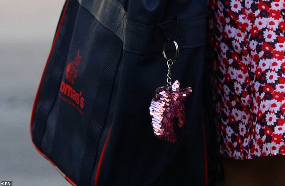 Ngày đầu tiên đi học của Công chúa Anh